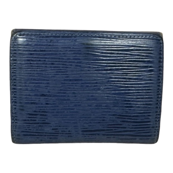 48 hour Sale Louis Vuitton Epi Wallet - Picture 2 of 10